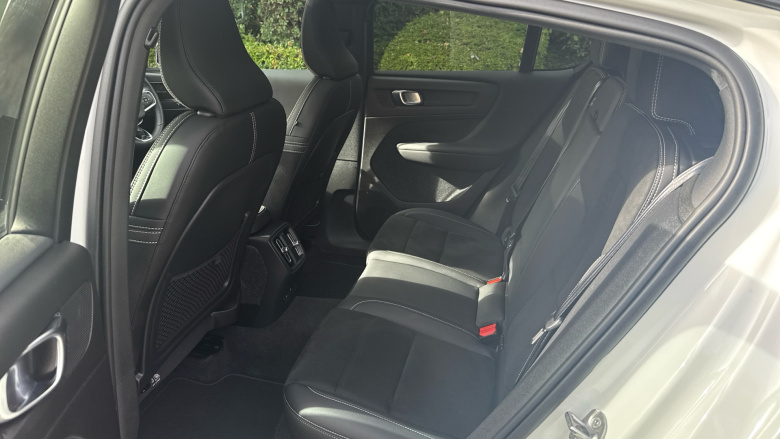 Volvo C40 300kW Recharge Twin Pro 78kWh 5dr AWD Auto Electric Estate